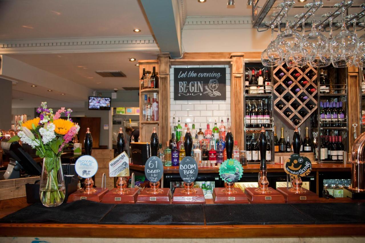 The Royal Hotel Bolton-le-Sands ภายนอก รูปภาพ